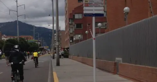 PARADERO SITP URBANIZACION LAS ACACIAS  206A01